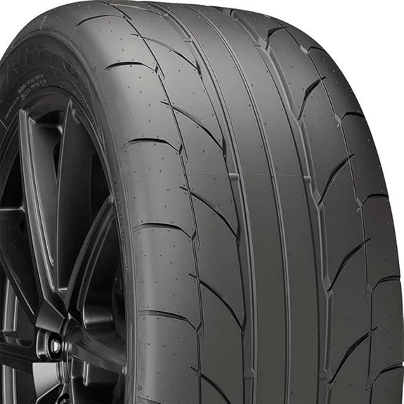 NITTO P305/45R17 102W NITTO NT555RII BW